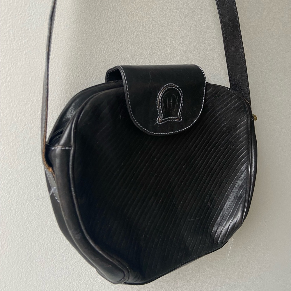 Vintage black leather purse